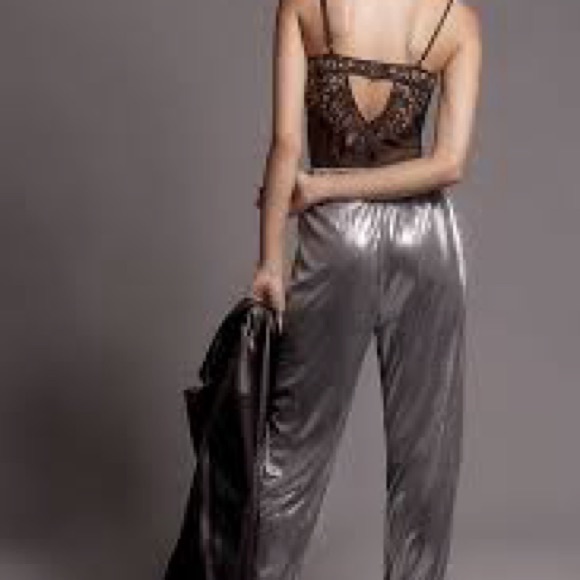 Women’s Anthropologie Liquid Shine Metallic Jogger Pants Large Silver - Picture 3 of 8